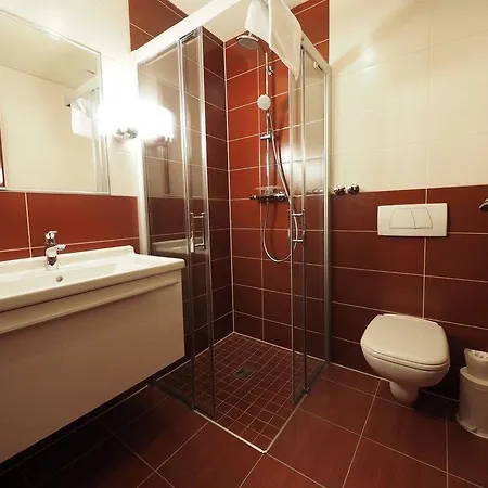 Hotel Halbinselresidenz 4*